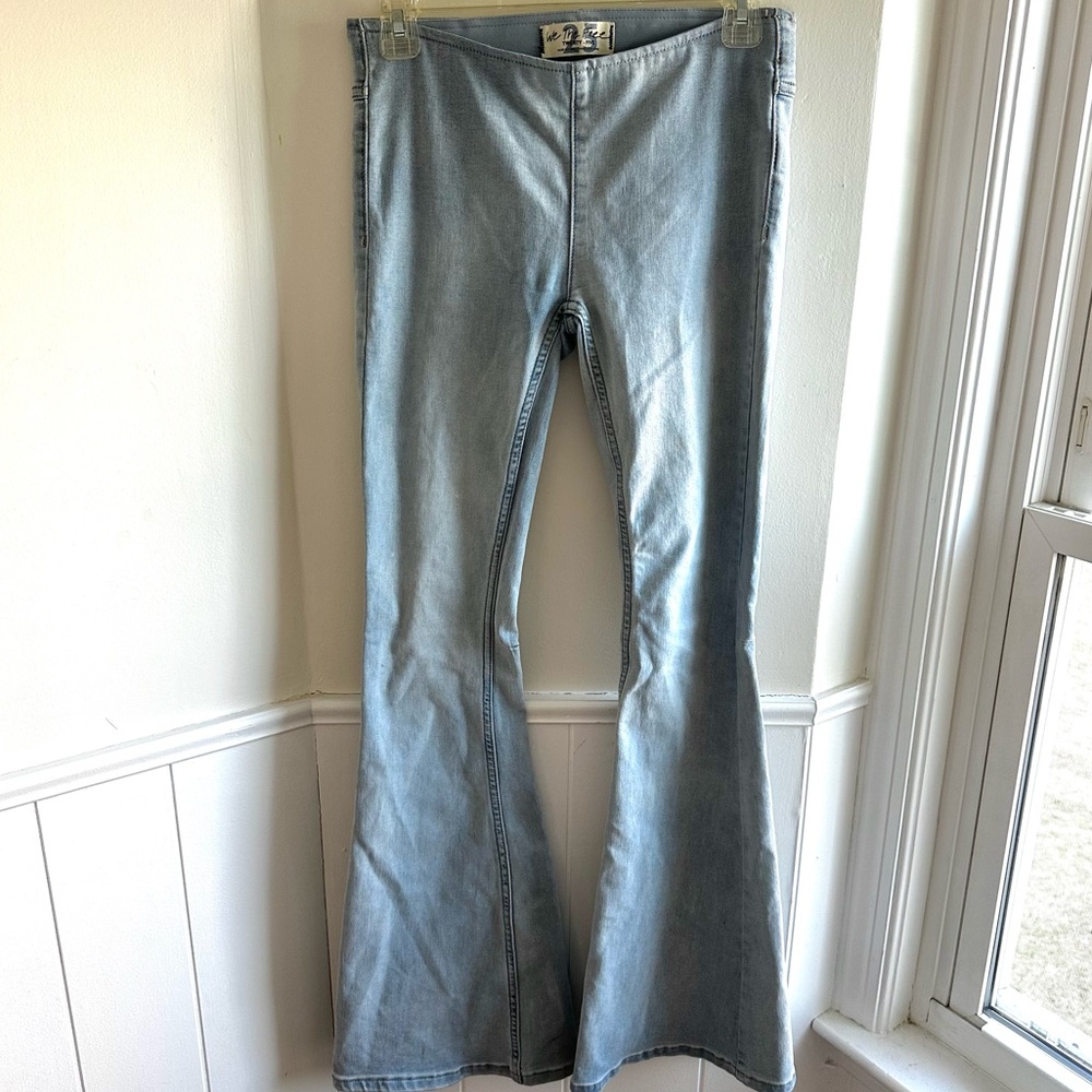 Free People Pull On Penny Flare Jeans Light Wash Size 25